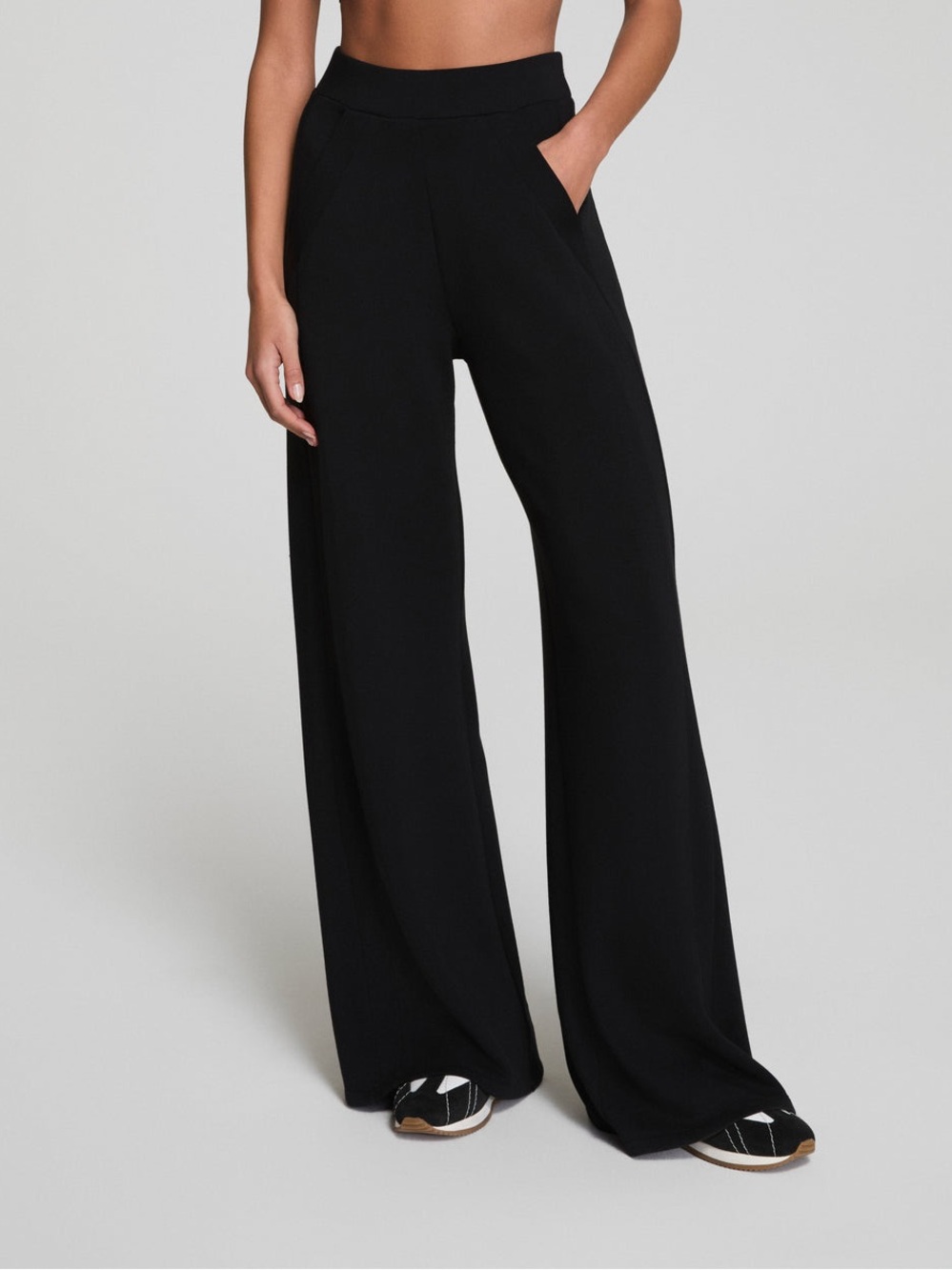 SPANX AirEssentials Wide Leg Track Pants Black S Regular NWT Athleisure Travel